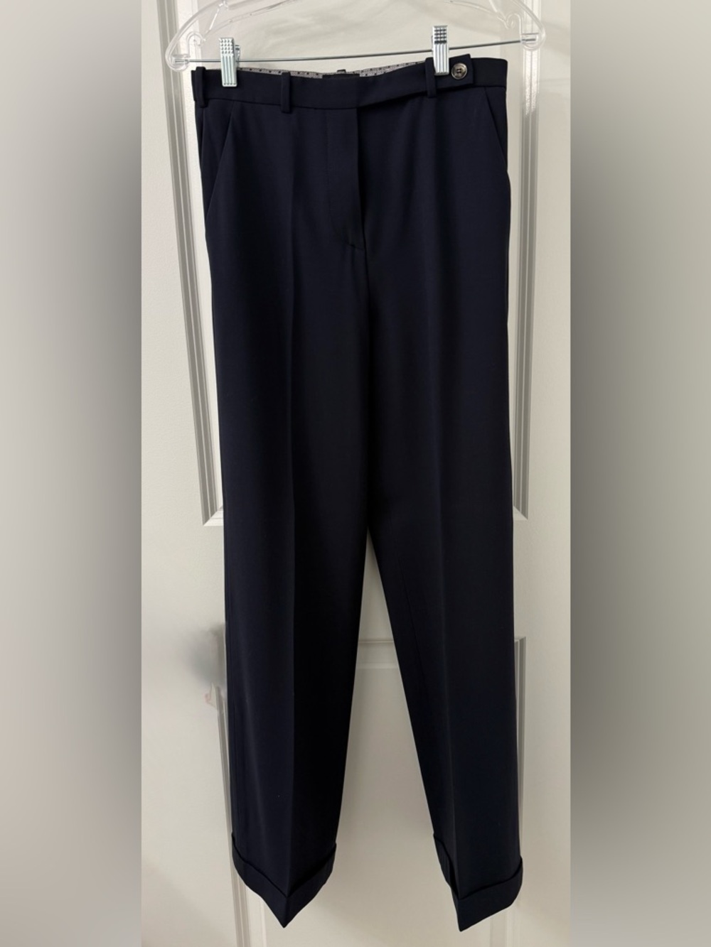Giorgio Armani Women’s navy blue dress pants.  US size 4 (EU size 40).